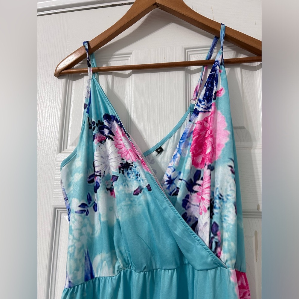 Dress - Picture 5 of 9